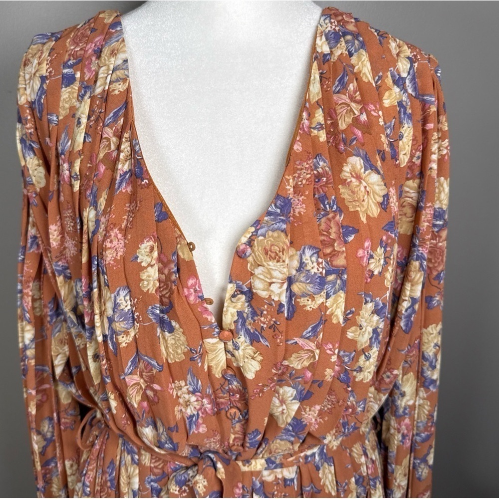 Endless Rose Grow Closer Floral Pleated Buttoned Romper Ruse Size Medium Flowy - Picture 3 of 11